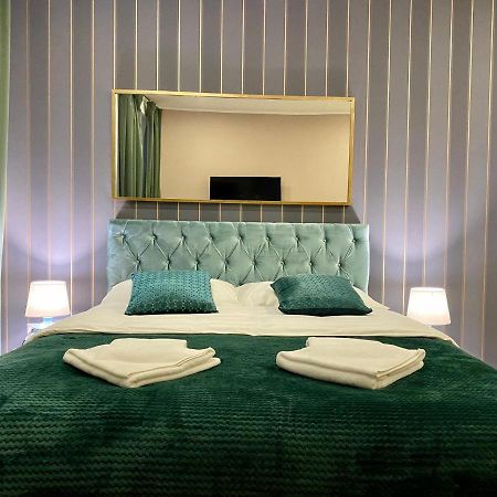 Hedone Luxury 3 Apartments With Free Parking Pula Exteriör bild