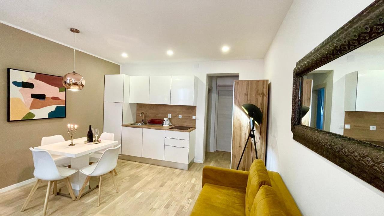 Hedone Luxury 3 Apartments With Free Parking Pula Exteriör bild