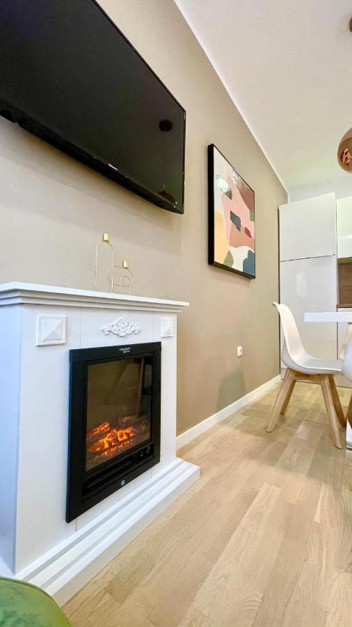Hedone Luxury 3 Apartments With Free Parking Pula Exteriör bild
