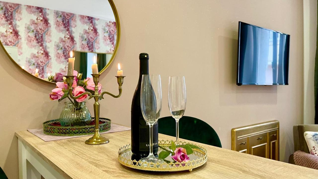 Hedone Luxury 3 Apartments With Free Parking Pula Exteriör bild