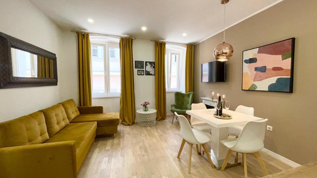 Hedone Luxury 3 Apartments With Free Parking Pula Exteriör bild