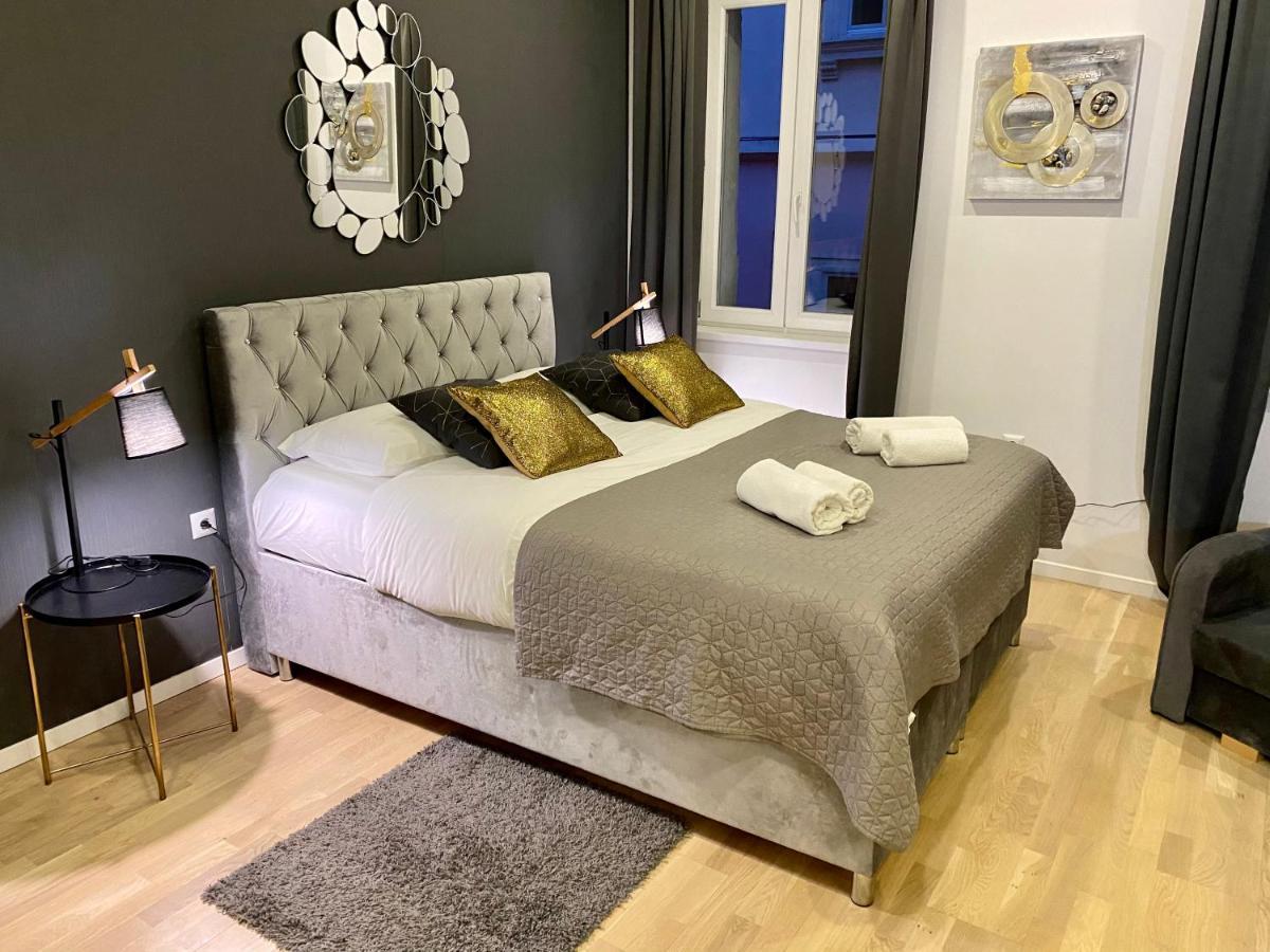 Hedone Luxury 3 Apartments With Free Parking Pula Exteriör bild