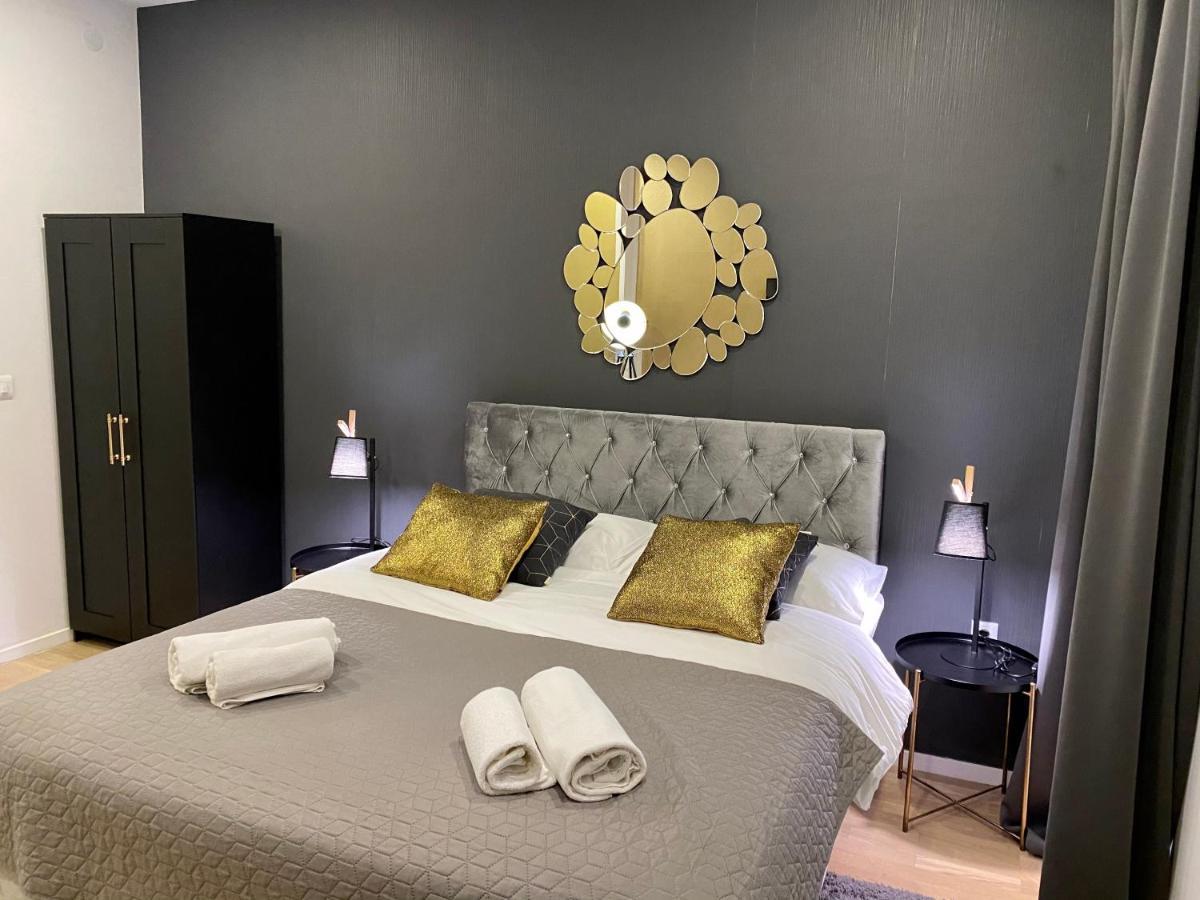 Hedone Luxury 3 Apartments With Free Parking Pula Exteriör bild