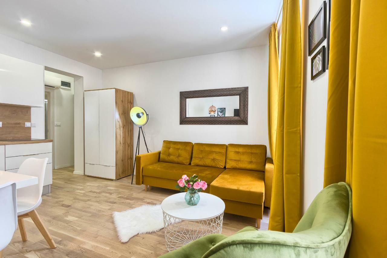 Hedone Luxury 3 Apartments With Free Parking Pula Exteriör bild