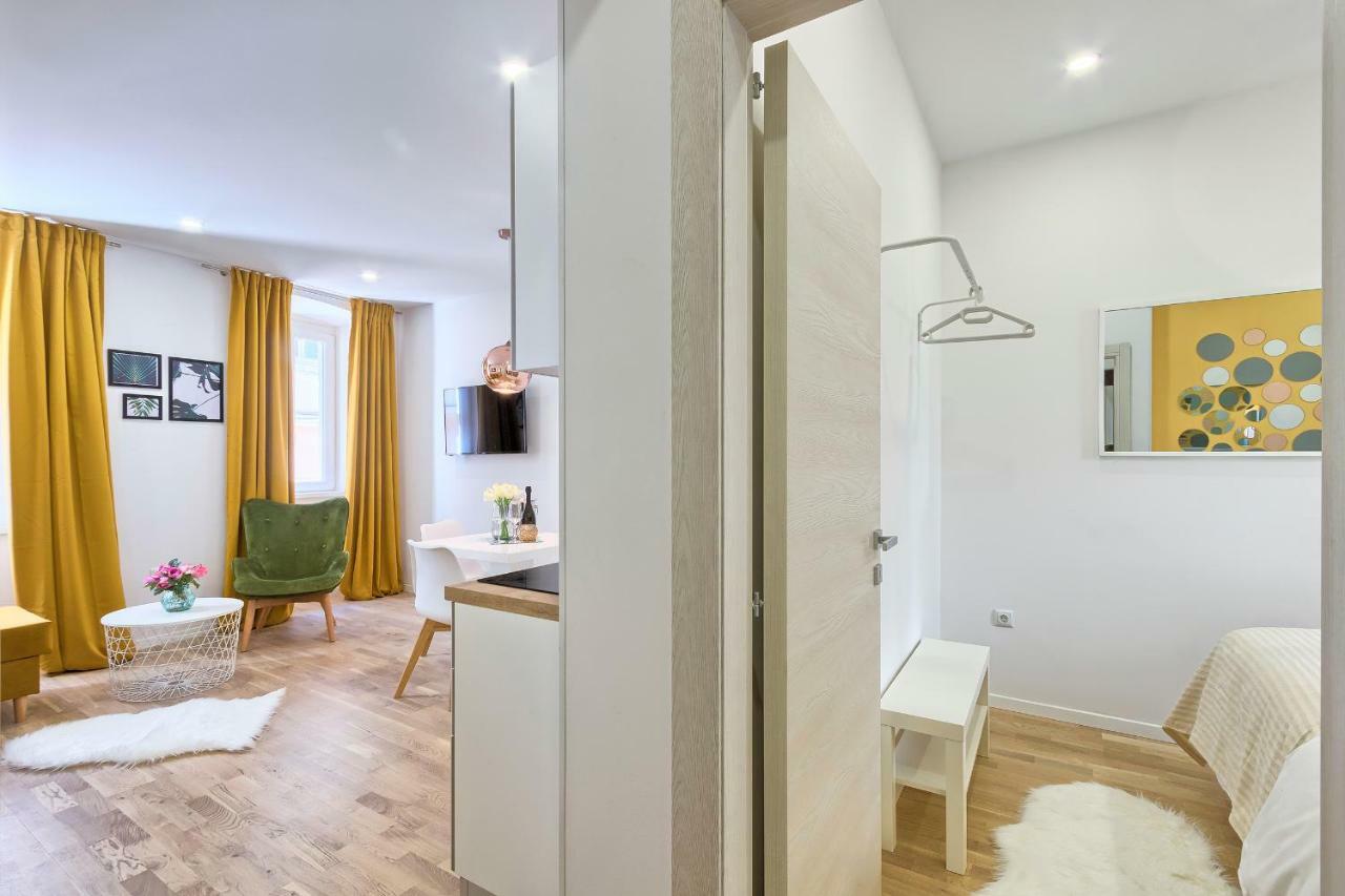 Hedone Luxury 3 Apartments With Free Parking Pula Exteriör bild