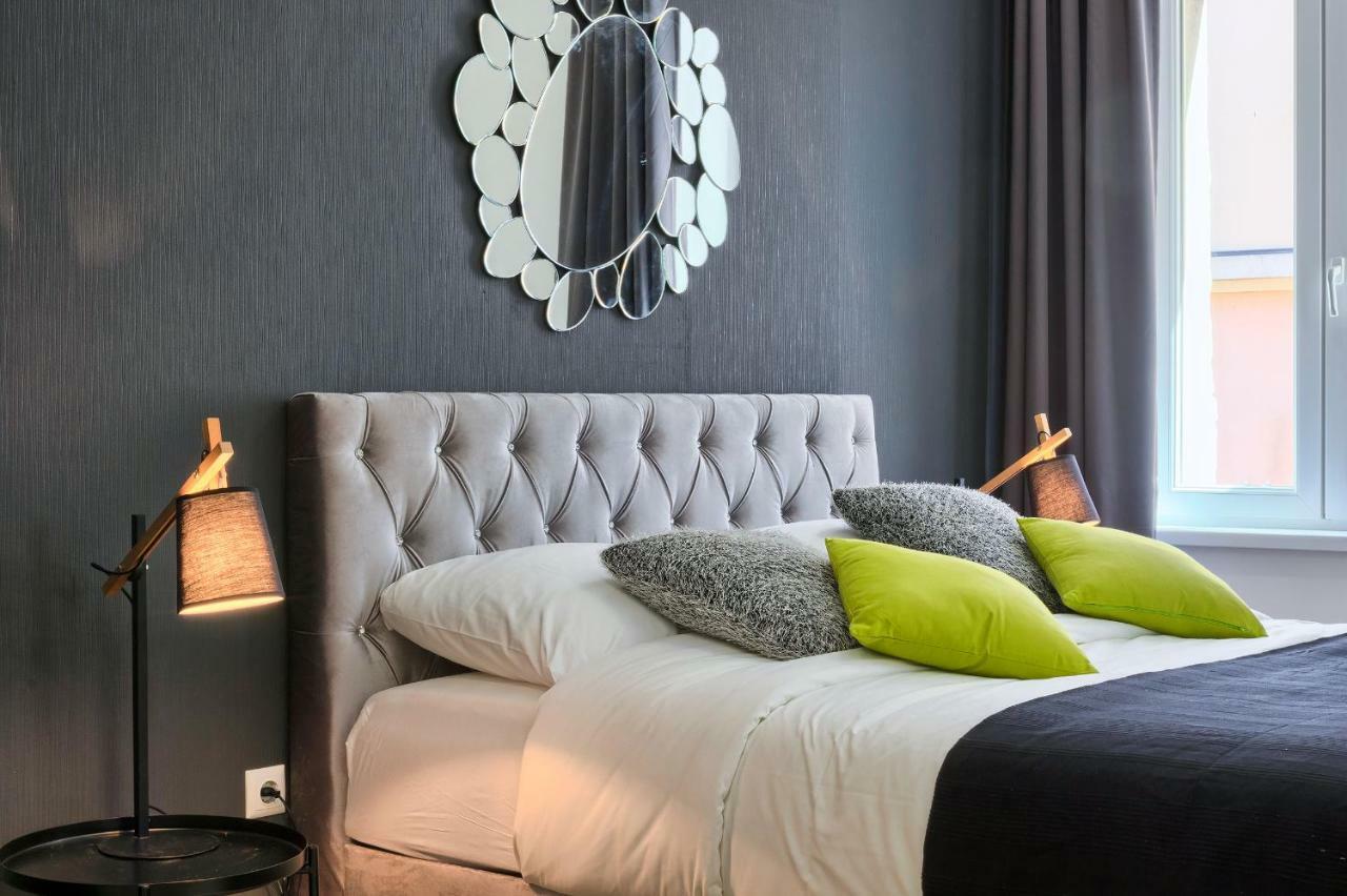 Hedone Luxury 3 Apartments With Free Parking Pula Exteriör bild