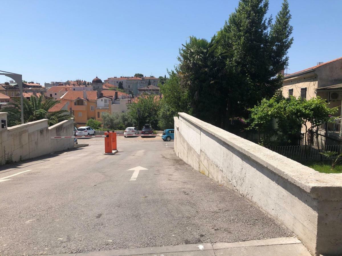 Hedone Luxury 3 Apartments With Free Parking Pula Exteriör bild